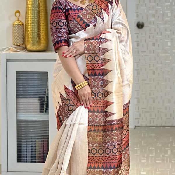 Soft Tussar Silk sarees with Beautiful Print With Attractive Pallu And Contrast Print Blouse With Tassels